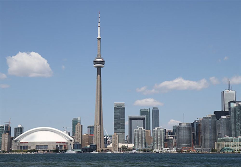 GRAND TOUR OF EASTERN CANADA - From Toronto to Montreal by Train and Car
